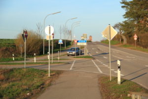 Radfahrer stürzt auf glattem „Radweg“