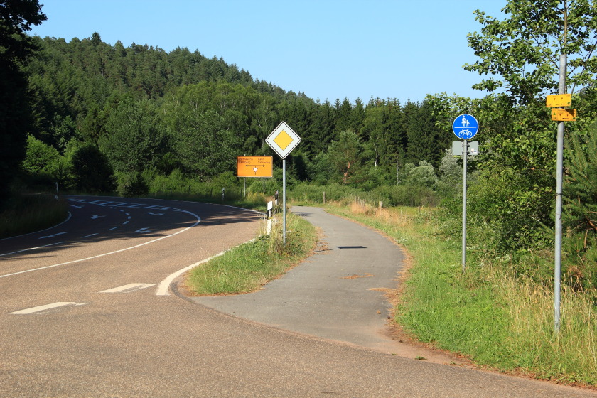 220 m Radweg an 12 km Landesstraße