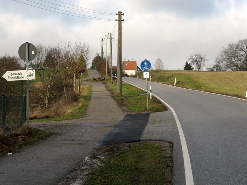 Einmündung Sportplatz