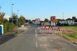 Der neue Vollpfosten-Kreisel in Winzeln