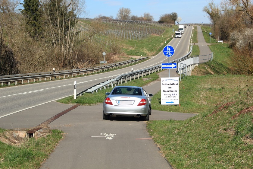 Der neue „Geh- und Radweg“ an der B 38