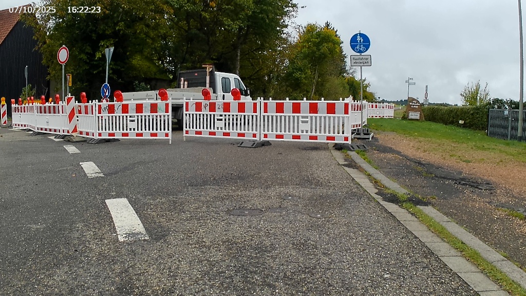 „Radfahrer absteigen“ in Kröppen